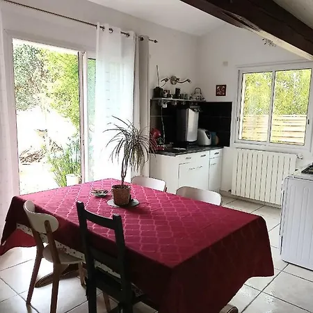 Loft Ambrussum, Jacuzzi, Jardin,bbq * Lunel (Herault)