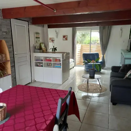 Holiday home Loft Ambrussum, Jacuzzi, Jardin,bbq